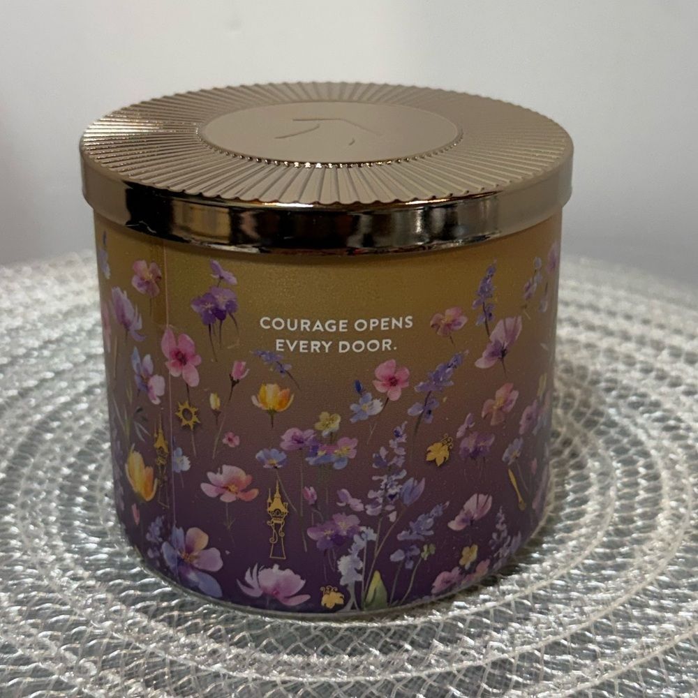BBW Disney Rapunzel 3 Wick Scented Candle NWT - Picture 4 of 6
